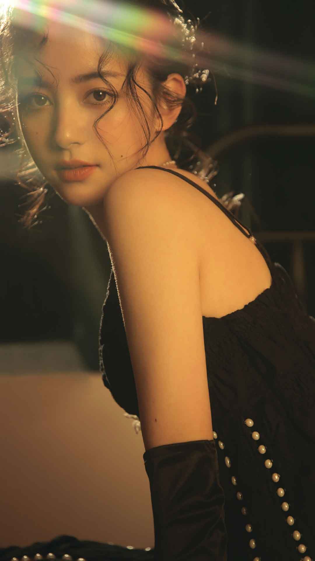 卷发复古港风美女优雅写真