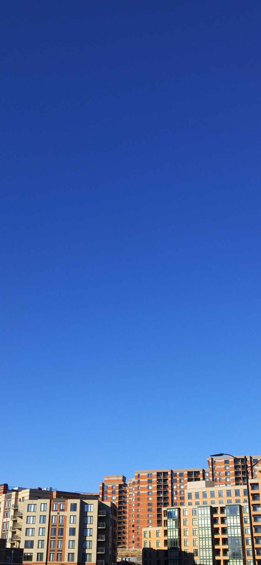 城市天际线砖蓝色的天空