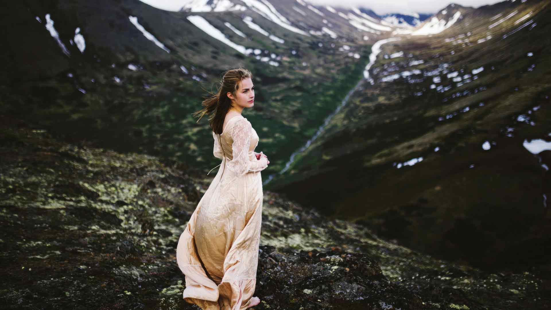 女孩感受自然 4K