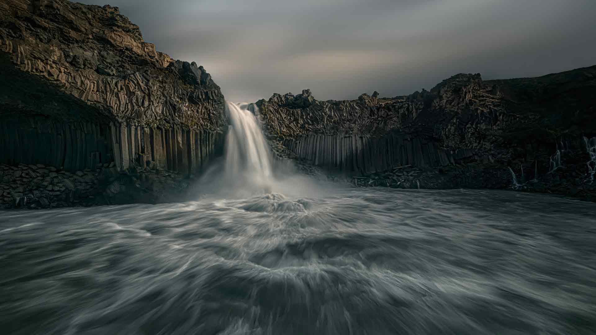 阿尔代雅瀑布（冰岛）