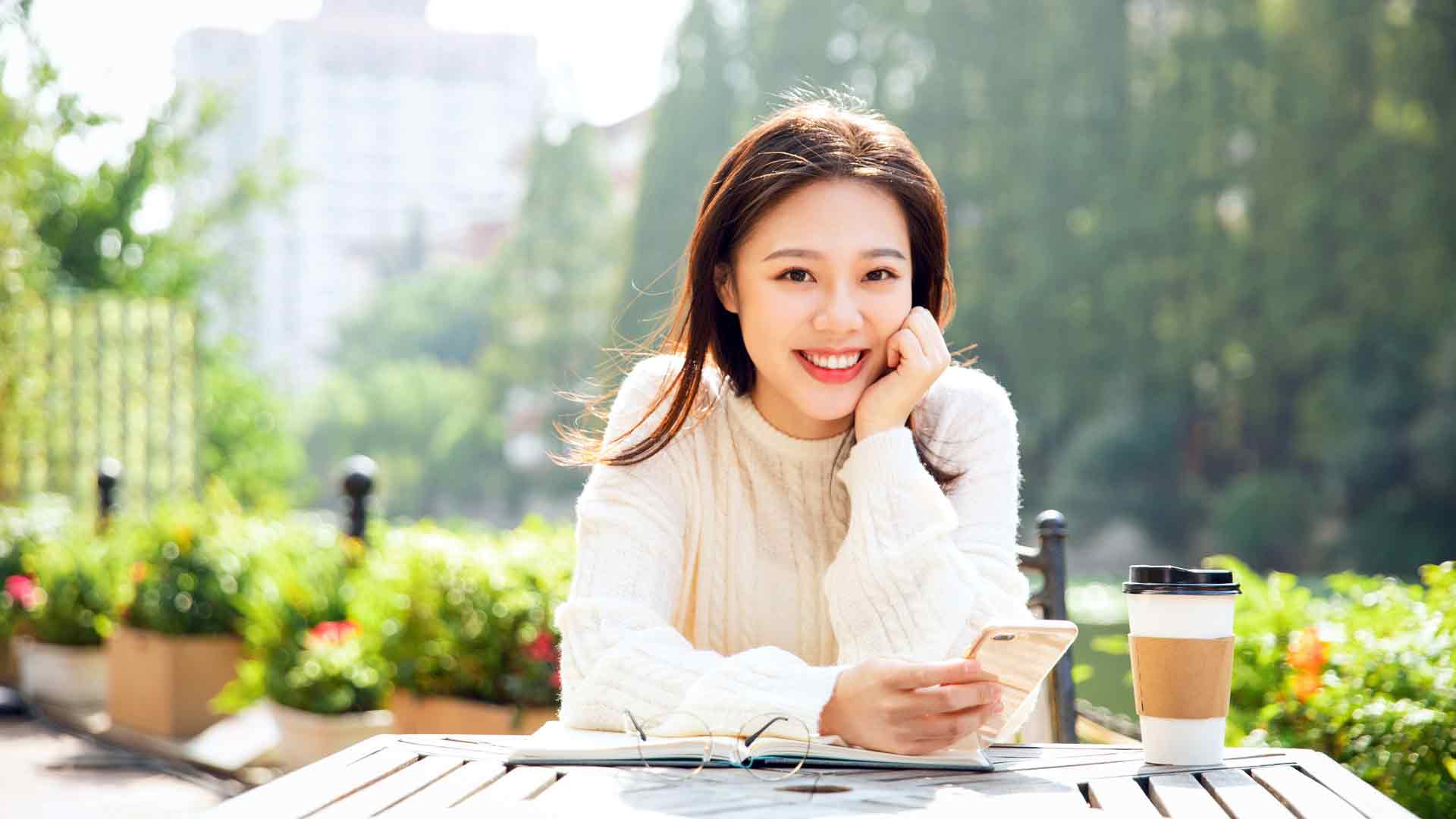 女孩甜美微笑大学生校园 5K