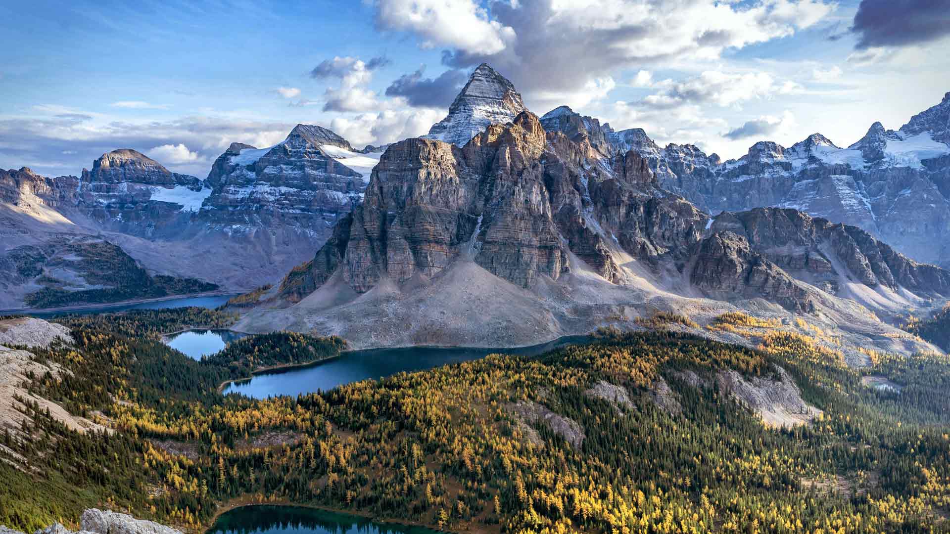 加拿大 BC 省阿西尼博因山公园 5K