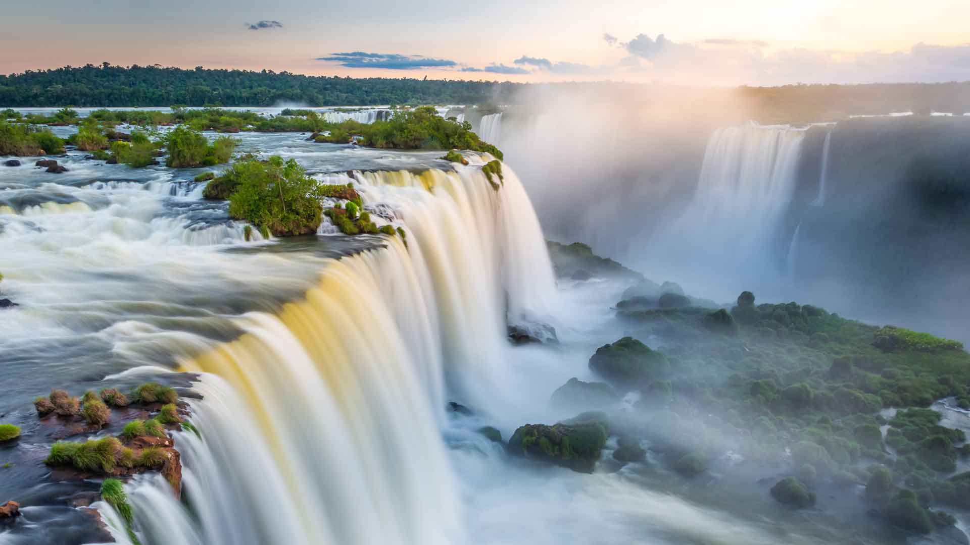 从巴拉那州看到的伊瓜苏瀑布, 巴西