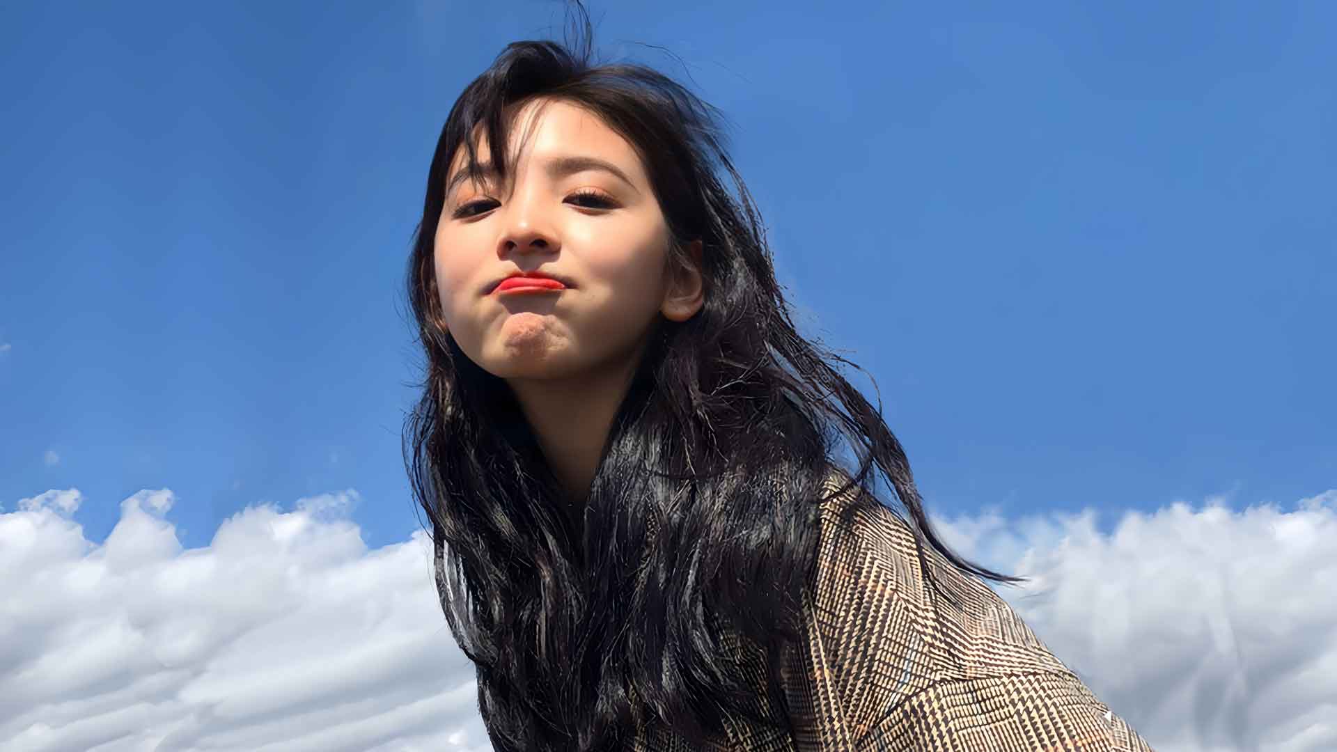 中国女演员章若楠4K桌面壁纸