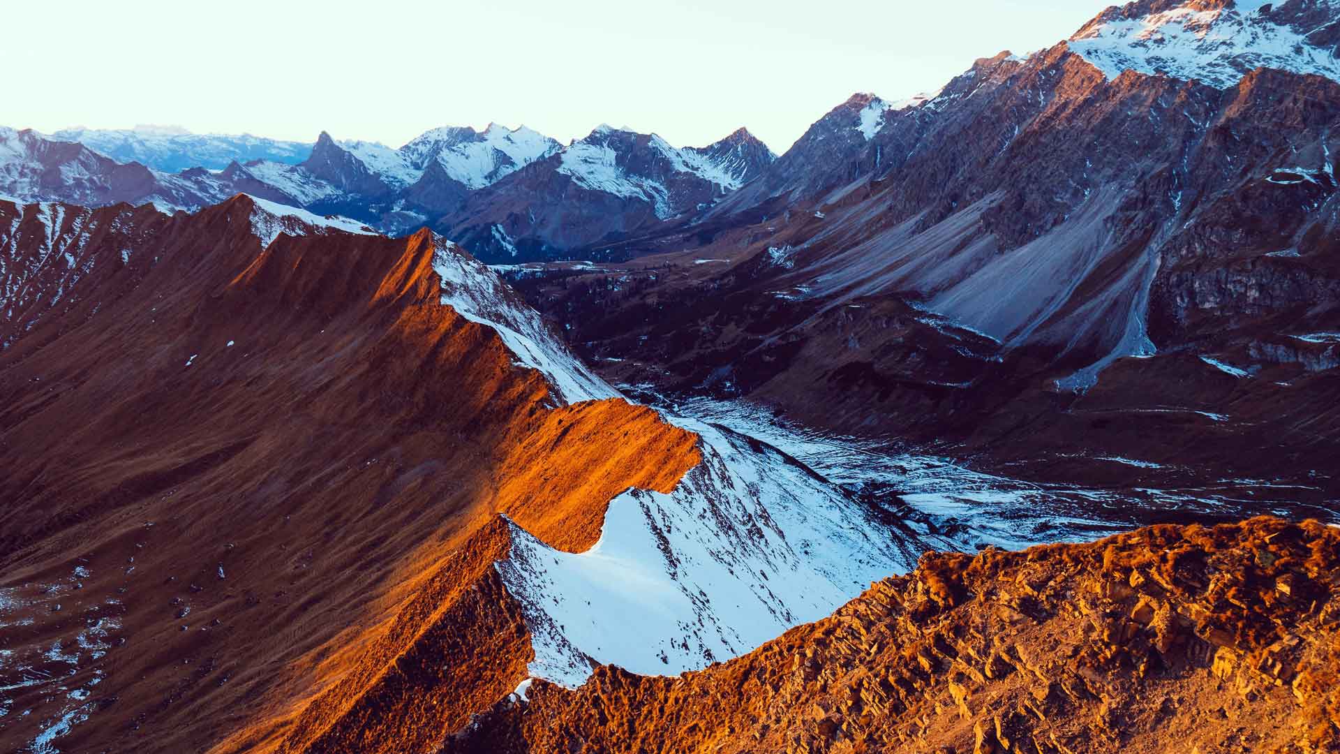 希尔斯瑞士雪山峰