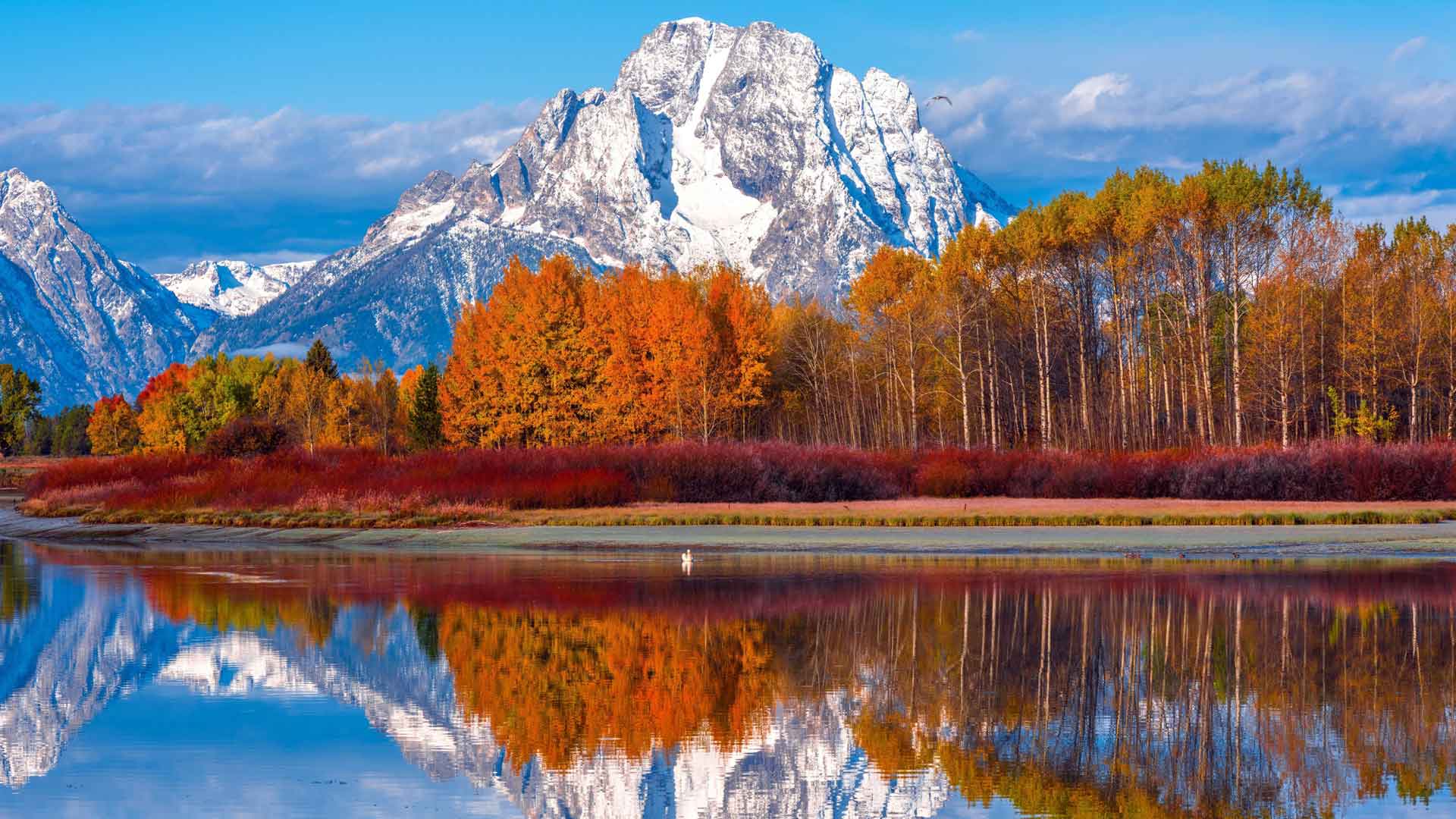 雪山湖泊自然风景秋季 5K