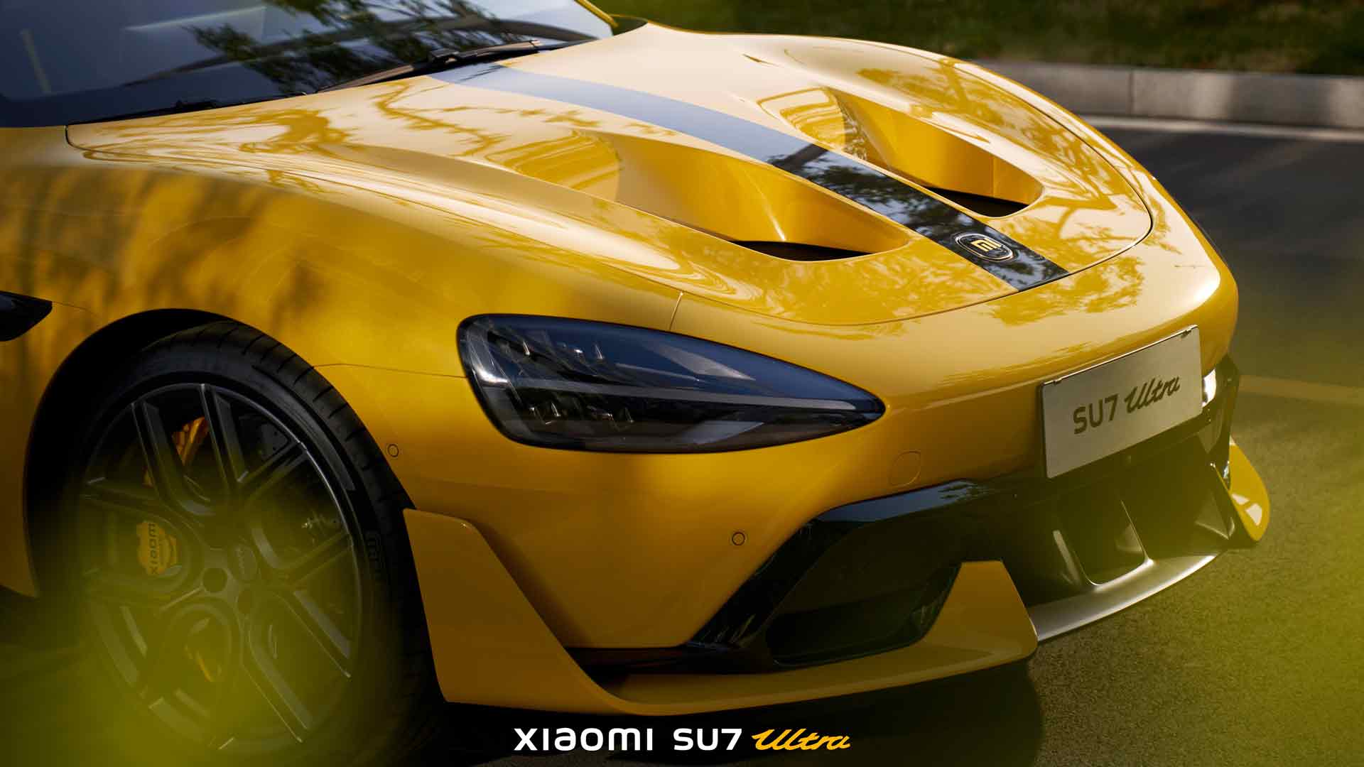 黄色小米 SU7 超级电动车 2025 款超级跑车