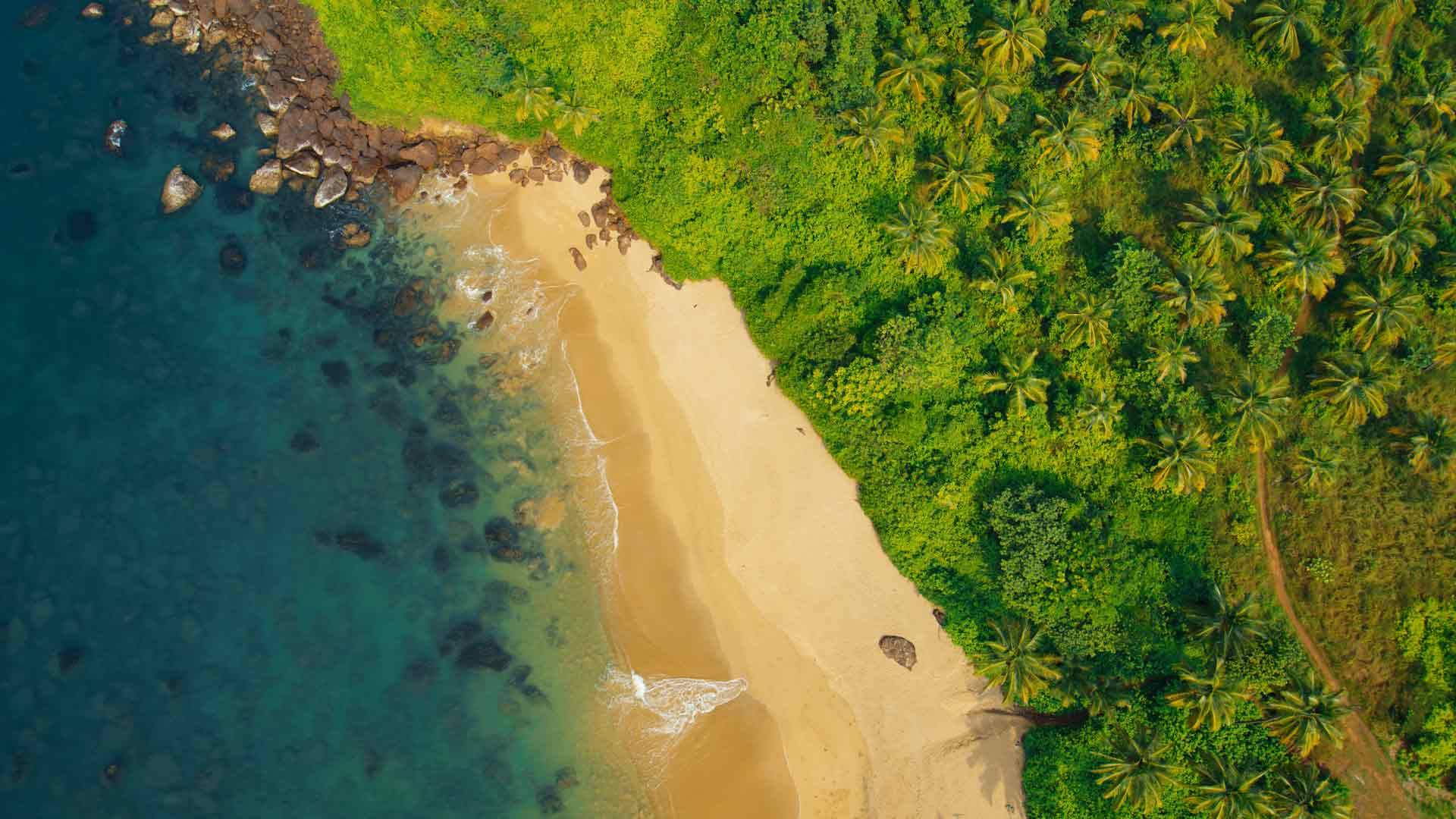 果阿海滩桌面壁纸