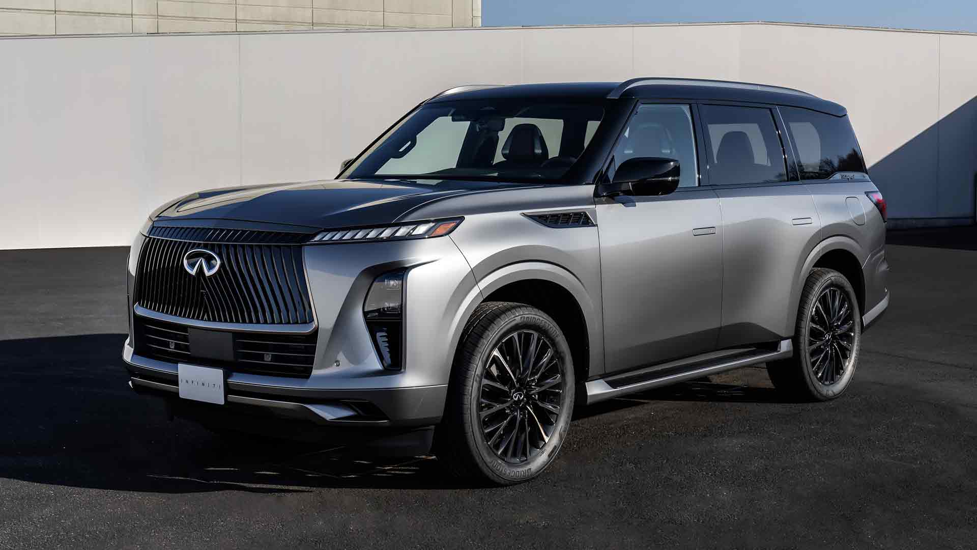 2025款英菲尼迪QX80灰色SUV外观桌面壁纸