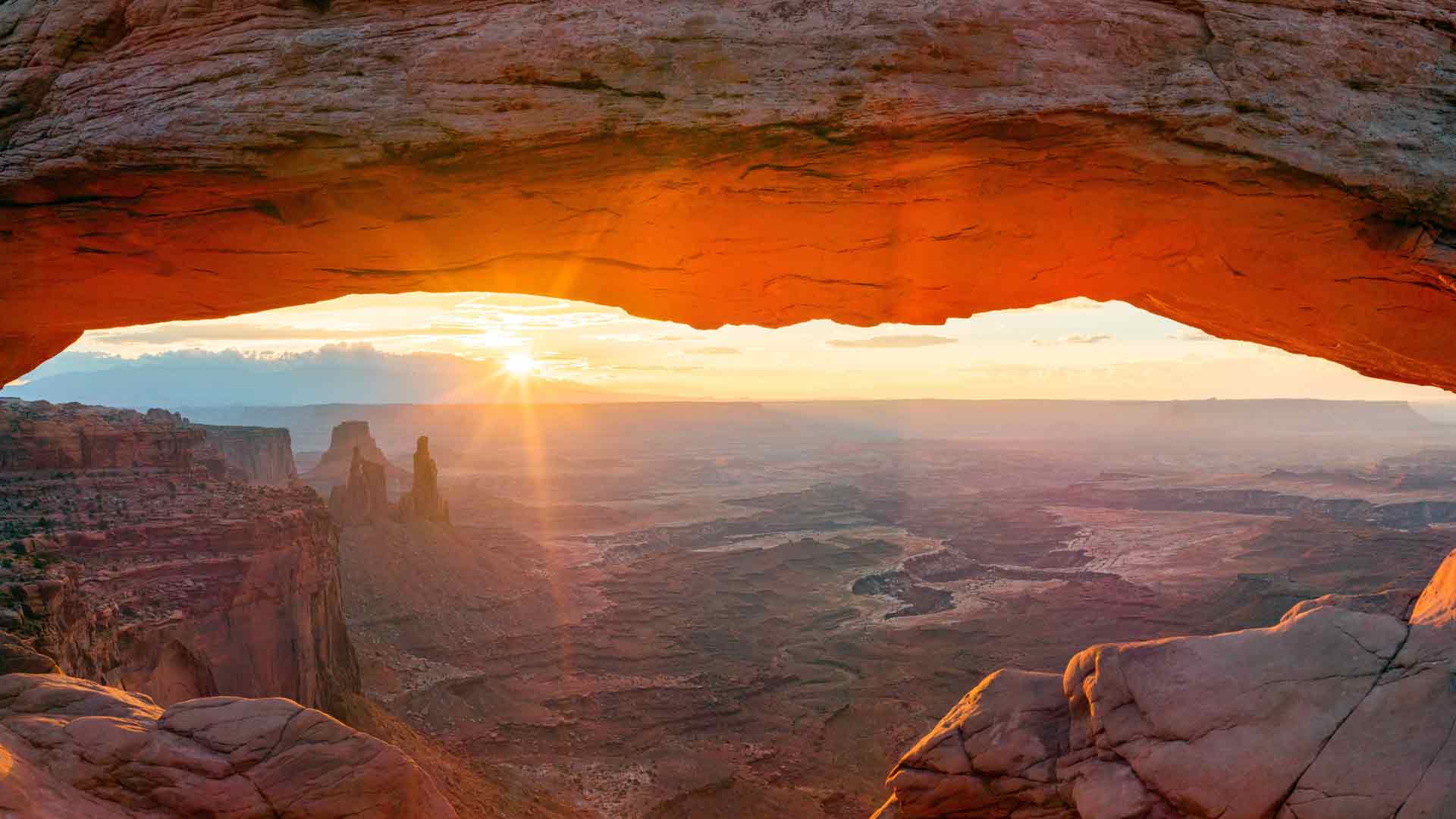 美国犹他州梅萨拱门日出