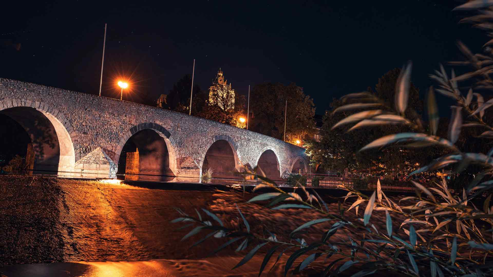 德国韦茨拉尔市 花之城夜景，河流美景