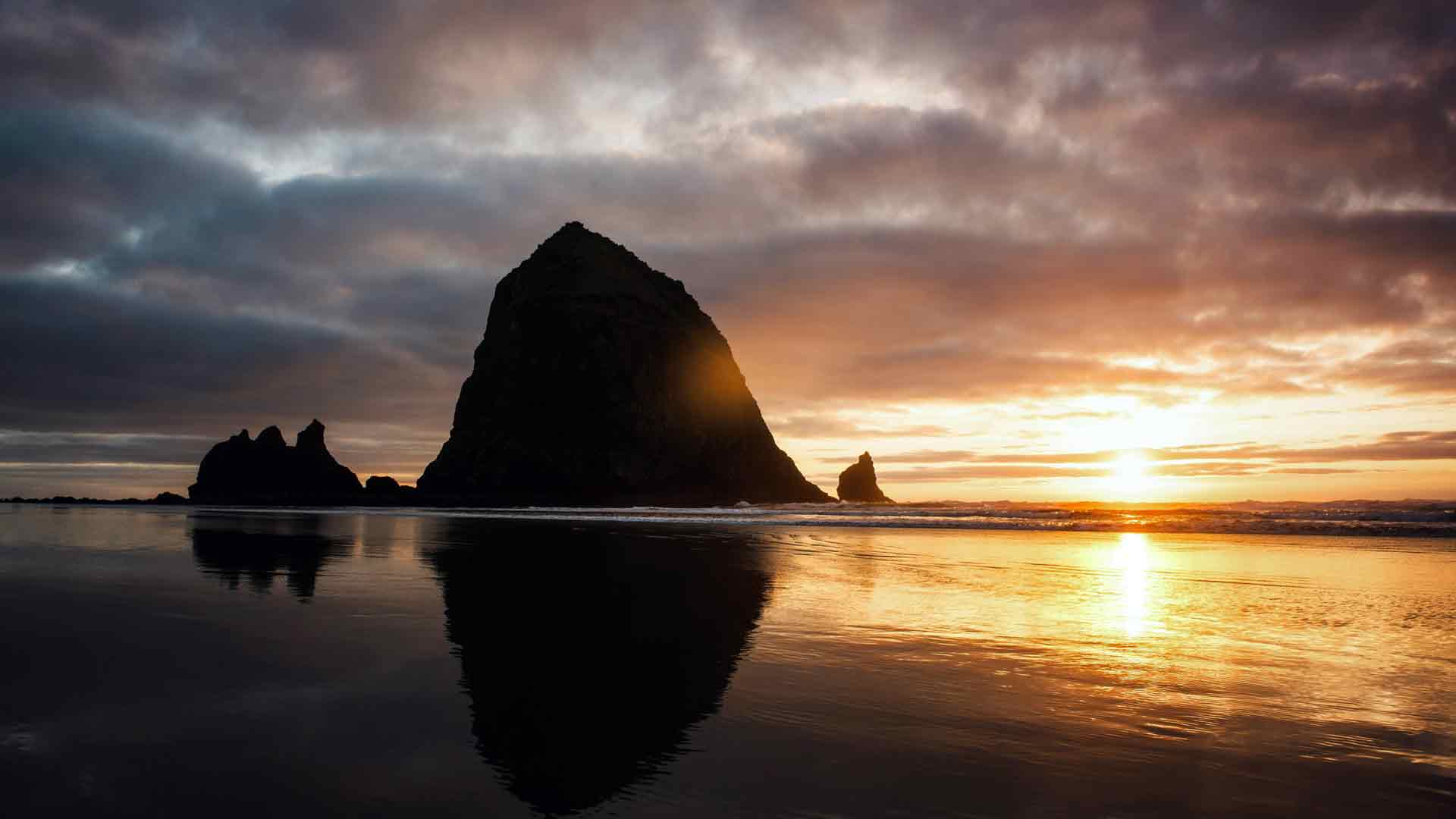 日落海岸岩山坎农海滩俄勒冈州美国 5公里