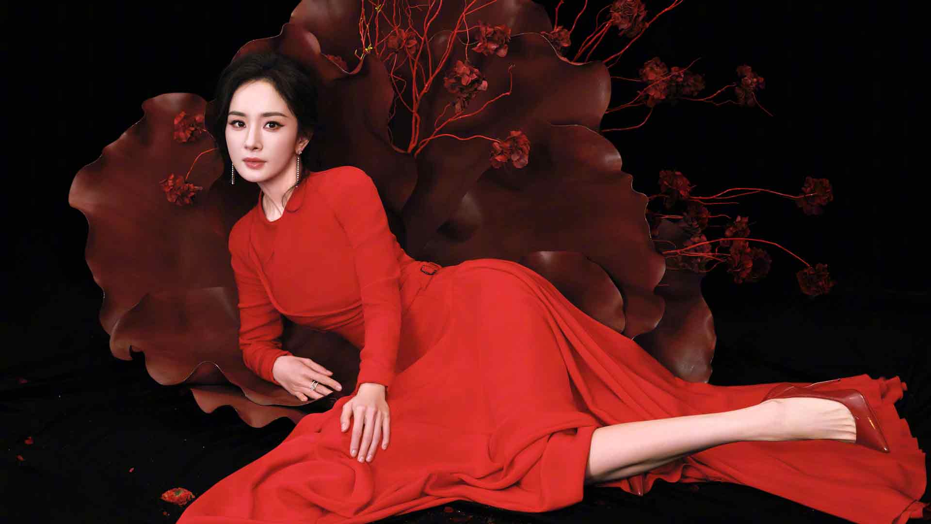 杨幂2026年春节主题明星照片