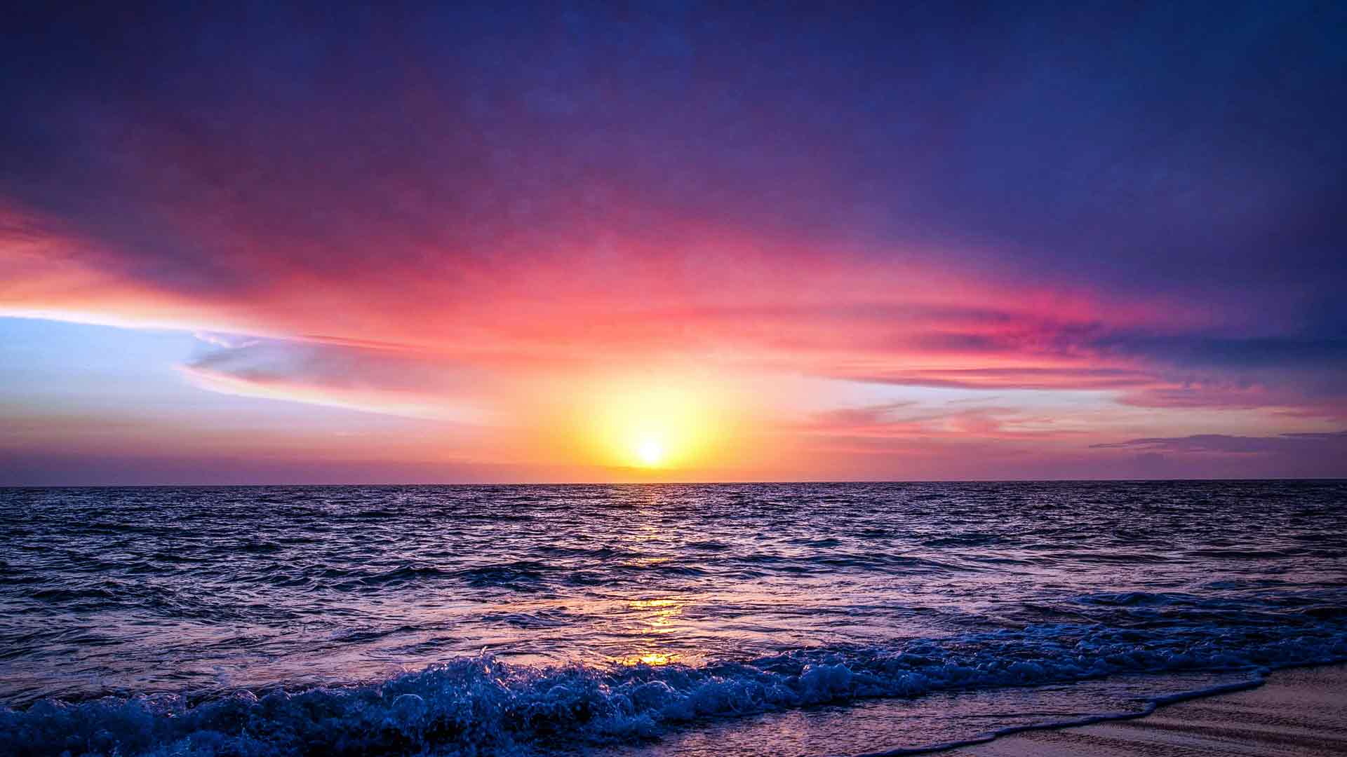 夏季海洋沙滩日落绯红地平线 5K