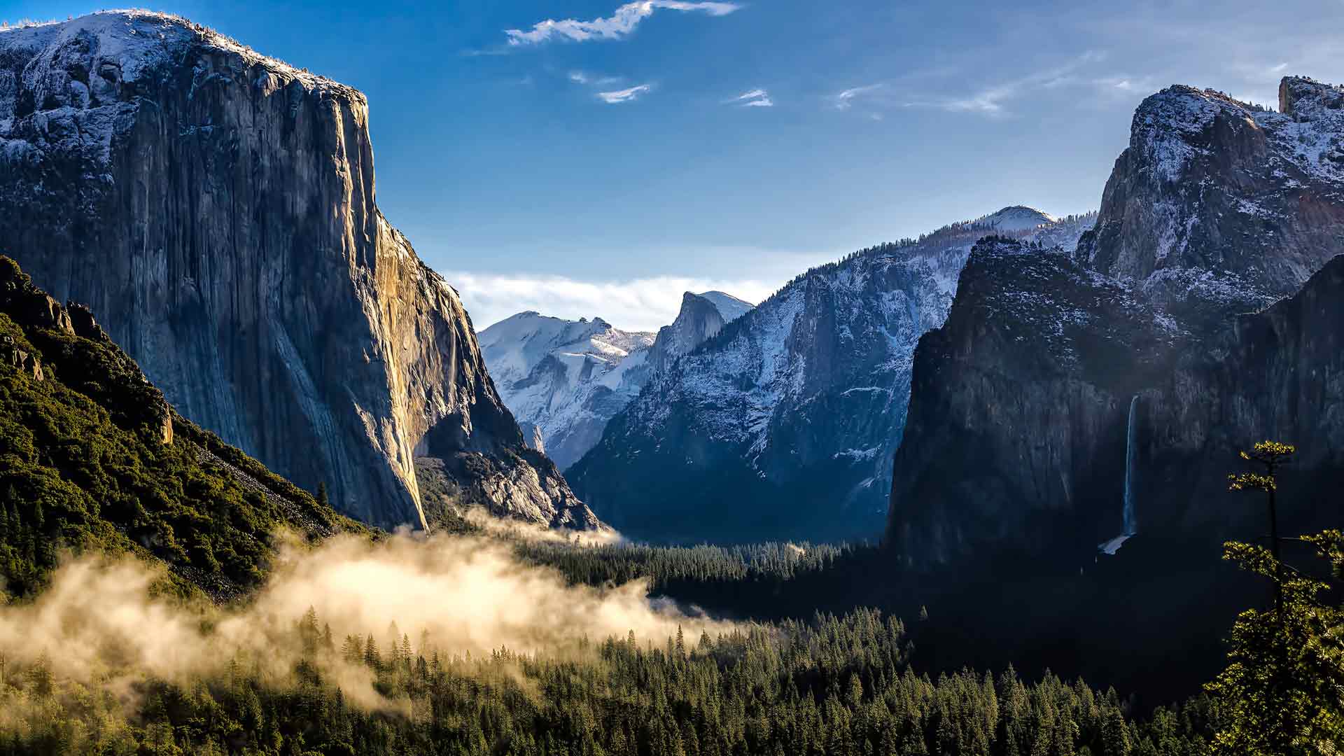 优胜美地山谷酋长岩晨雾桌面壁纸